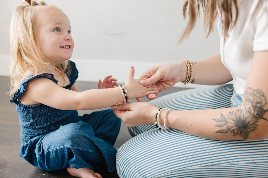 Daisy May Bracelet (Black 2MM + 4MM Beads)