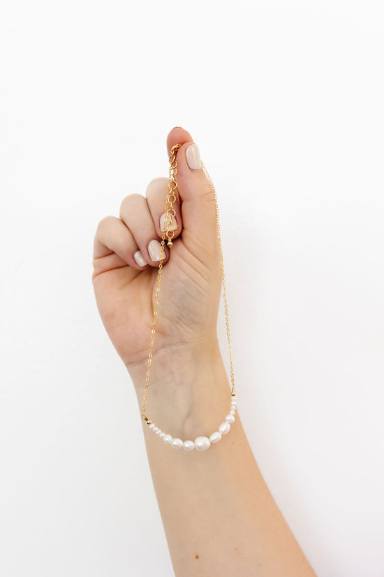 Load image into Gallery viewer, Freshwater Pearl Arc Necklace
