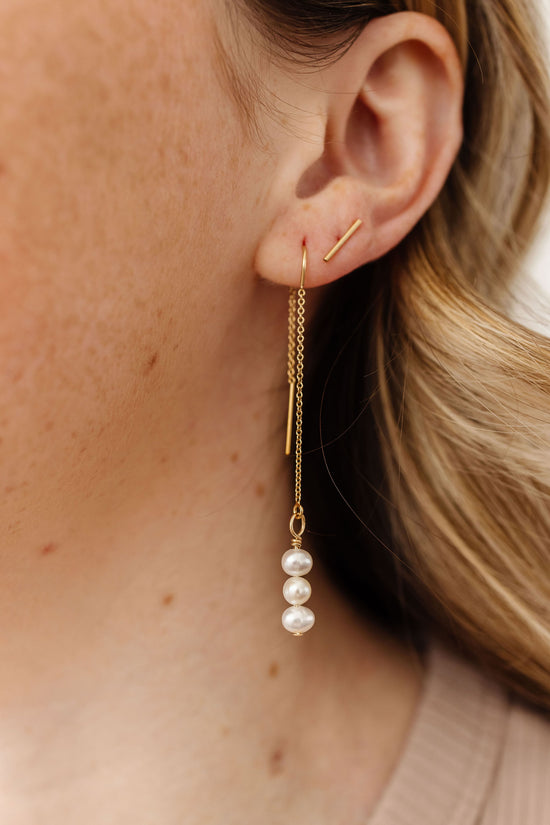 pearl droplet threader earrings. freshwater pearl droplet threaders. pearl threaders. pearl dangle earrings. dangly pearl earrings. threader earrings. gold filled threaders. Gems by Laura. 